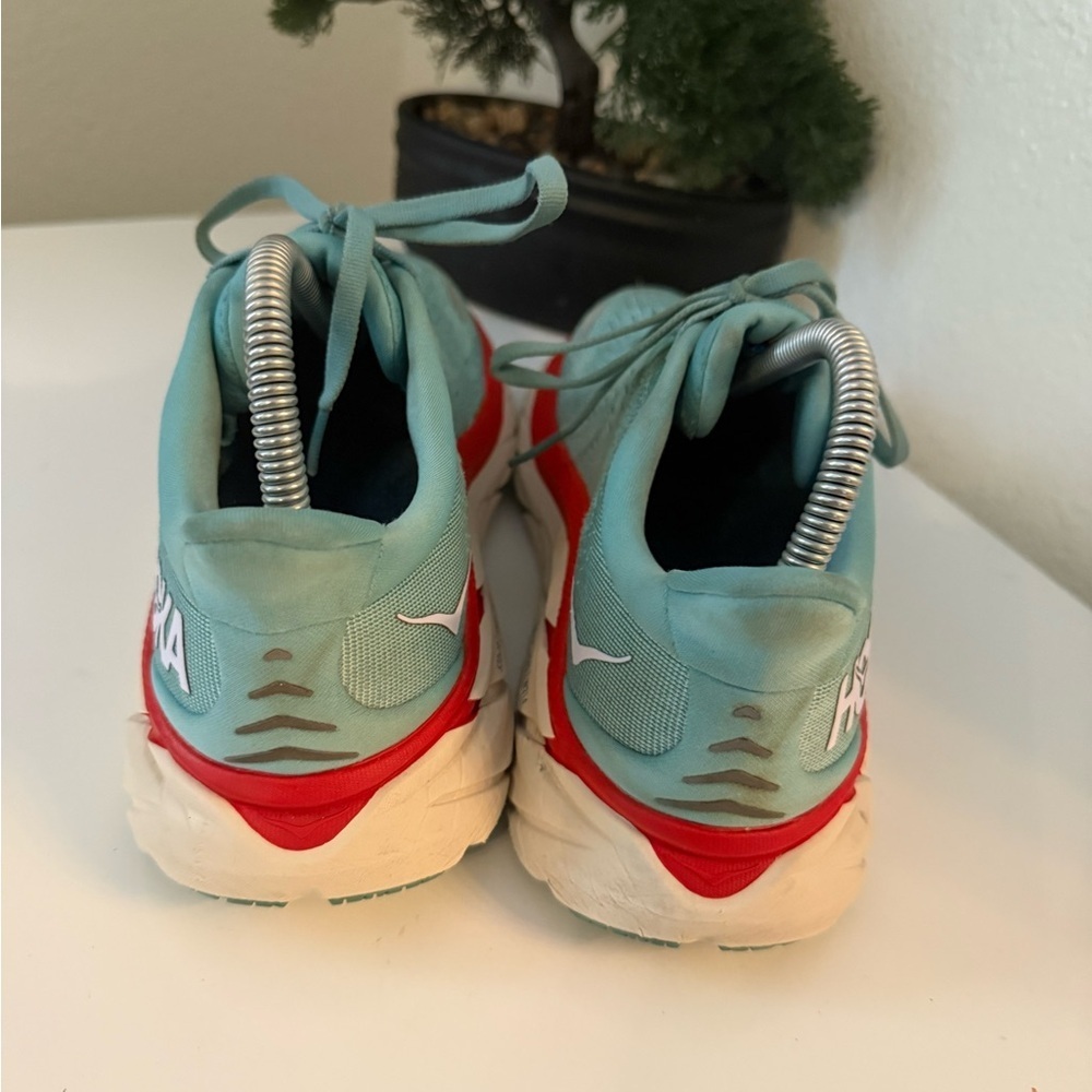 Hoka women size 8 Clifton 8 Teal and Coral Running Shoes - Picture 4 of 9